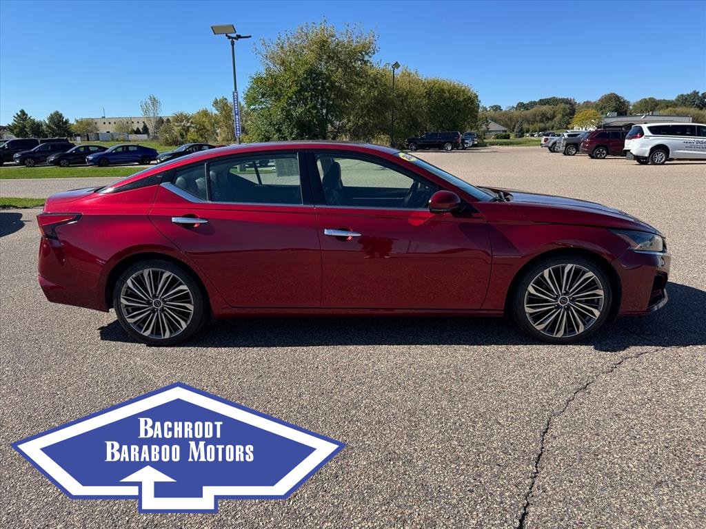 Used 2023 Nissan Altima 2.5 SL image 2