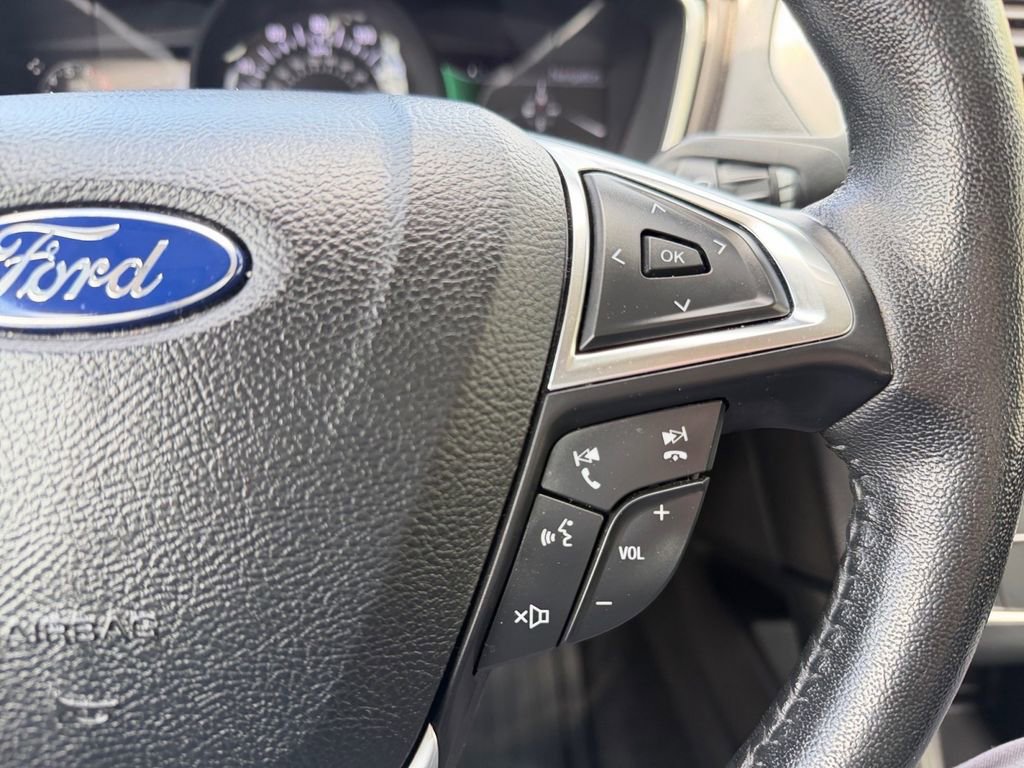 Used 2017 Ford Fusion SE w/ Equipment Group 201A image 23