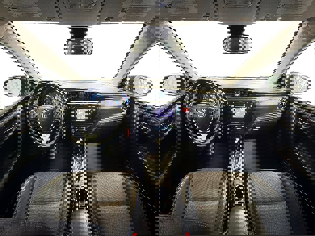 Used 2018 Toyota Corolla SE w/ Protection Package image 25