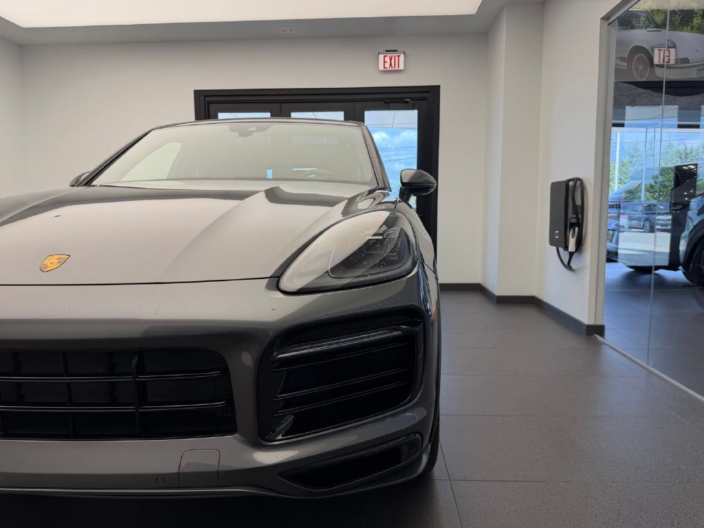 Used 2021 Porsche Cayenne GTS AWD/4WD image 25