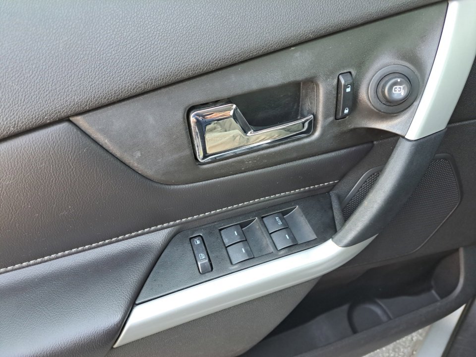 Used 2014 Ford Edge SE w/ Equipment Group 101A AWD/4WD image 36
