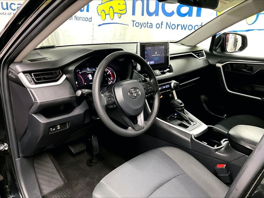 Certified 2023 Toyota RAV4 LE AWD/4WD image 8