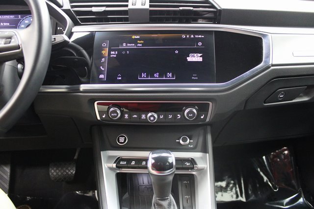 Used 2024 Audi Q3 2.0T Premium image 37