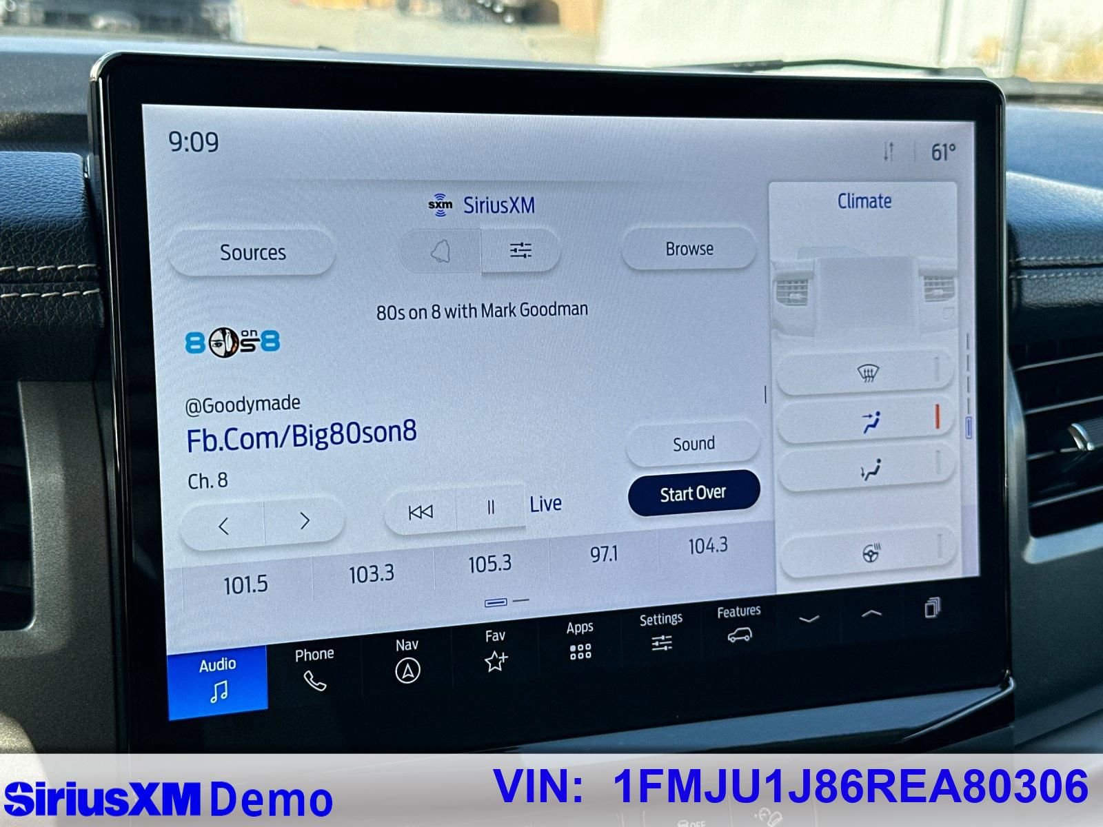 Used 2024 Ford Expedition XLT image 36