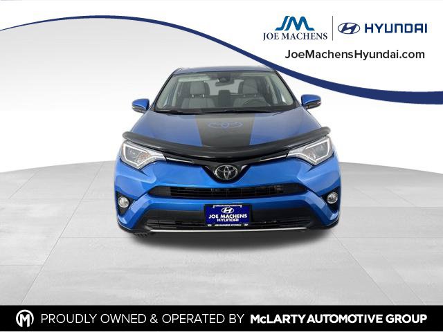 Used 2018 Toyota RAV4 XLE AWD/4WD image 2