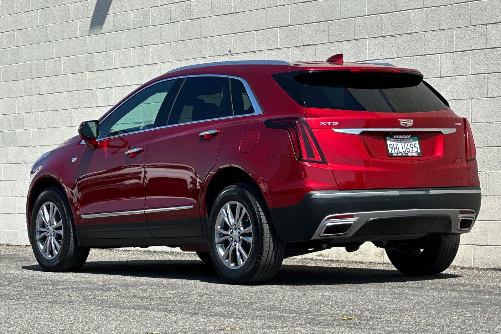 Certified 2023 Cadillac XT5 Premium Luxury FWD image 6