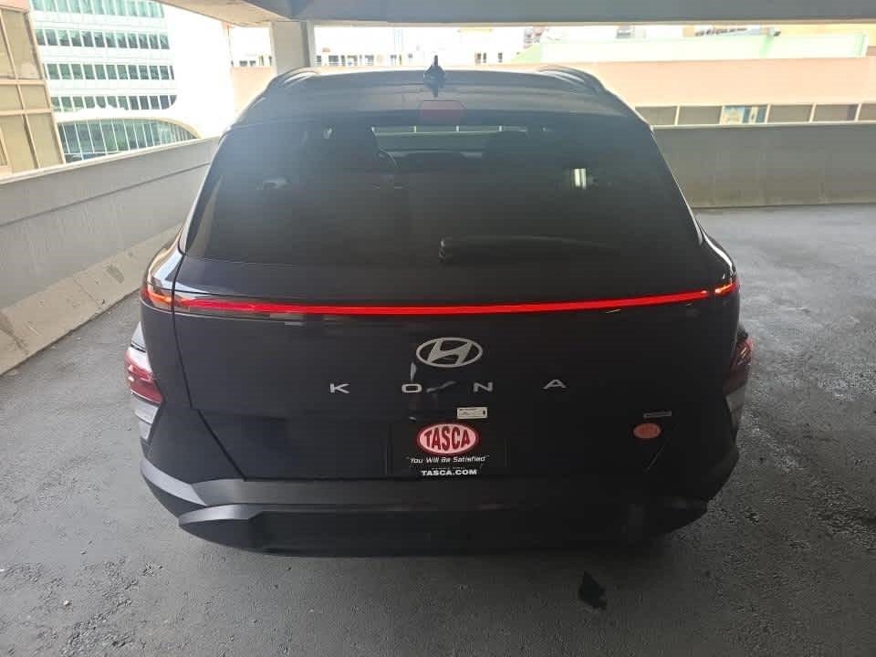 Used 2024 Hyundai Kona SEL AWD/4WD image 2