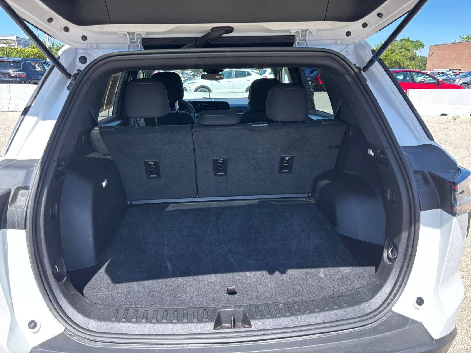 Used 2025 Chevrolet Equinox LT FWD image 31