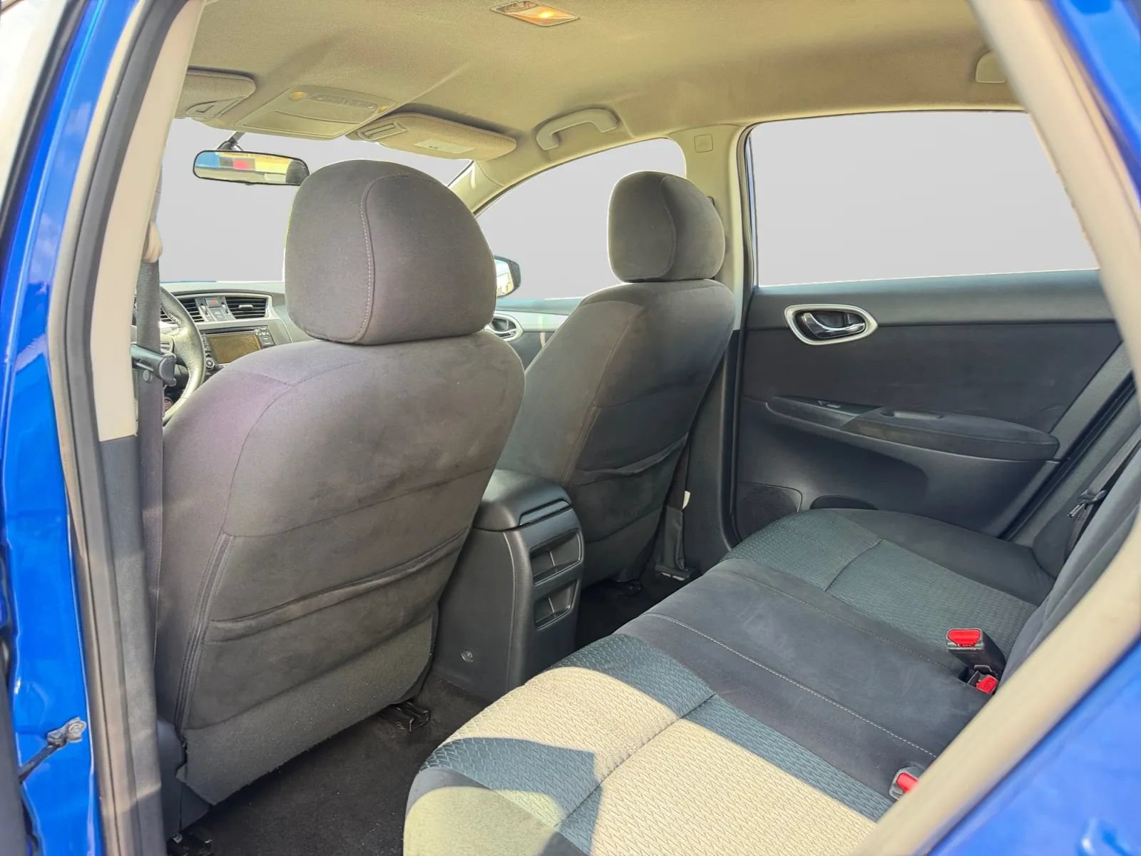 Used 2015 Nissan Sentra SR FWD image 25
