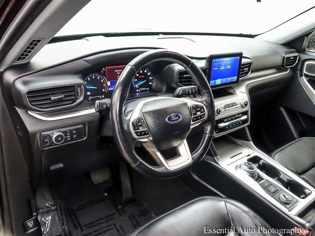 Certified 2022 Ford Explorer XLT w/ Equipment Group 202A image 9