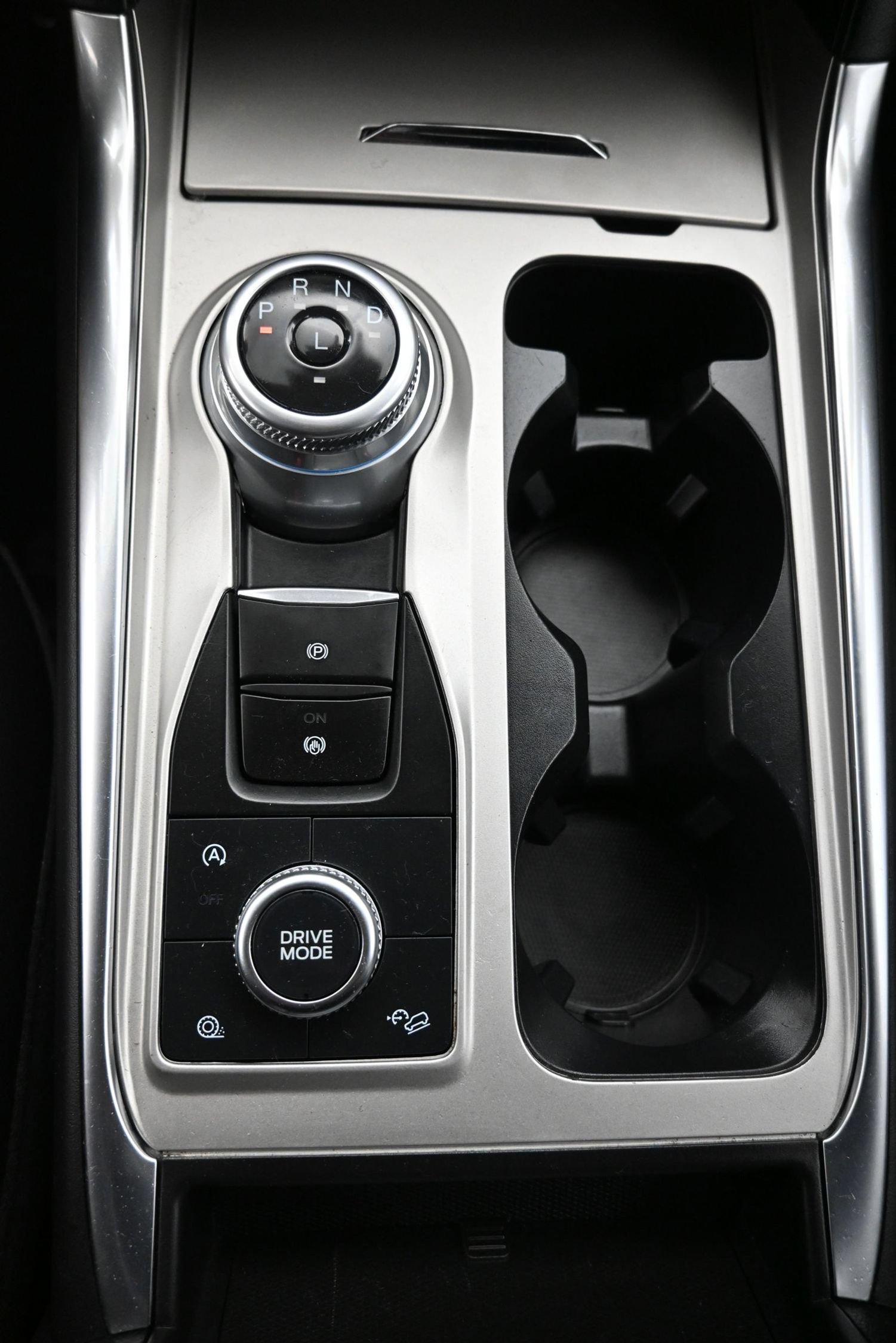 Used 2023 Ford Explorer XLT w/ Equipment Group 202A AWD/4WD image 19