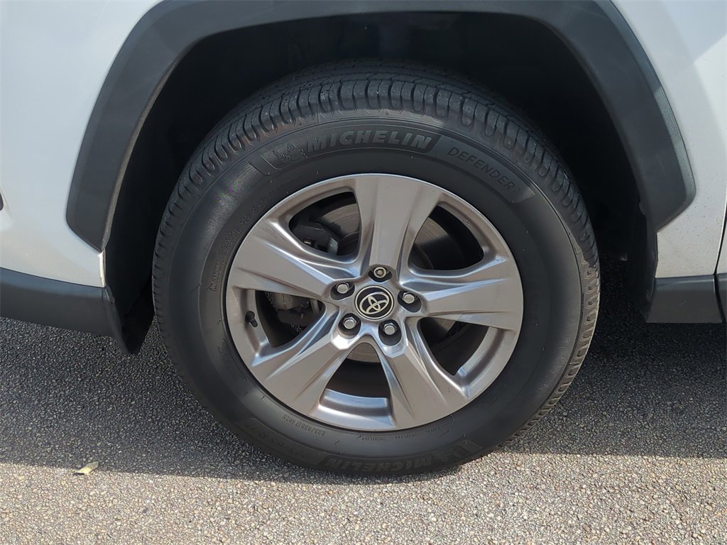 Used 2022 Toyota RAV4 XLE image 12