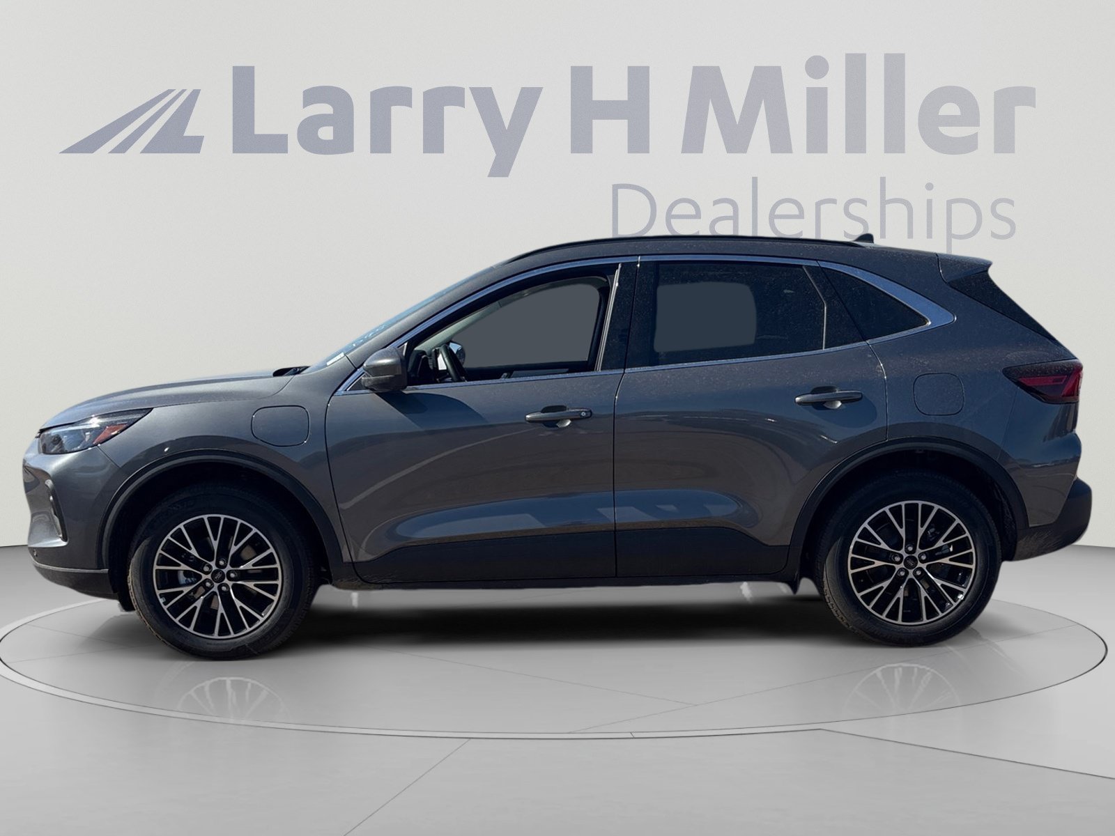 New 2025 Ford Escape SE w/ PHEV Premium Package FWD image 2