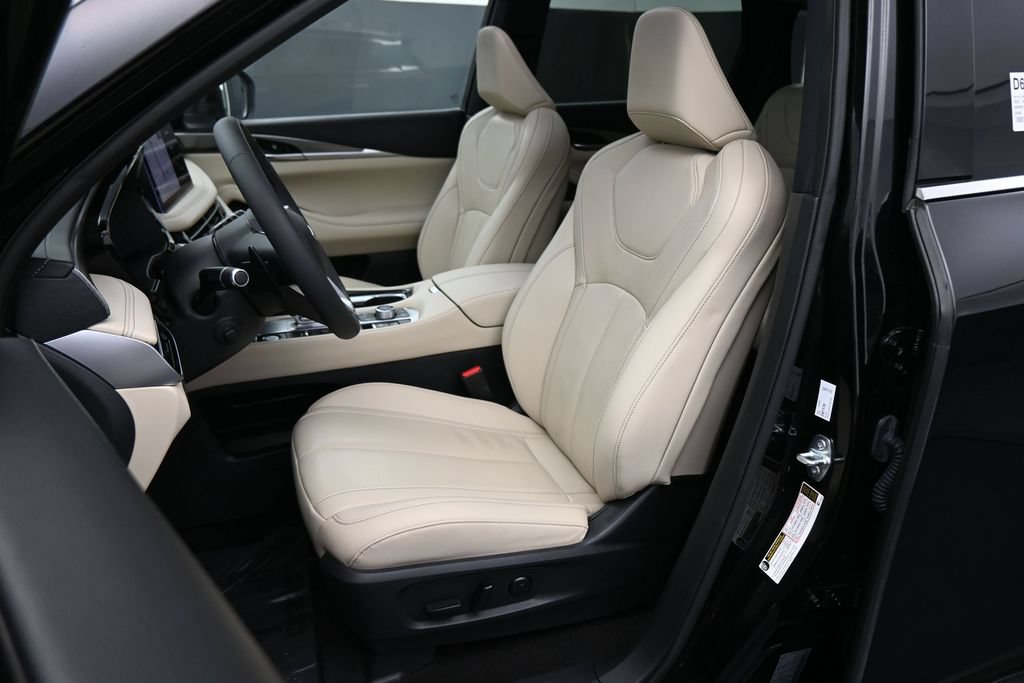 Used 2023 INFINITI QX60 Luxe w/ Cargo Package FWD image 18