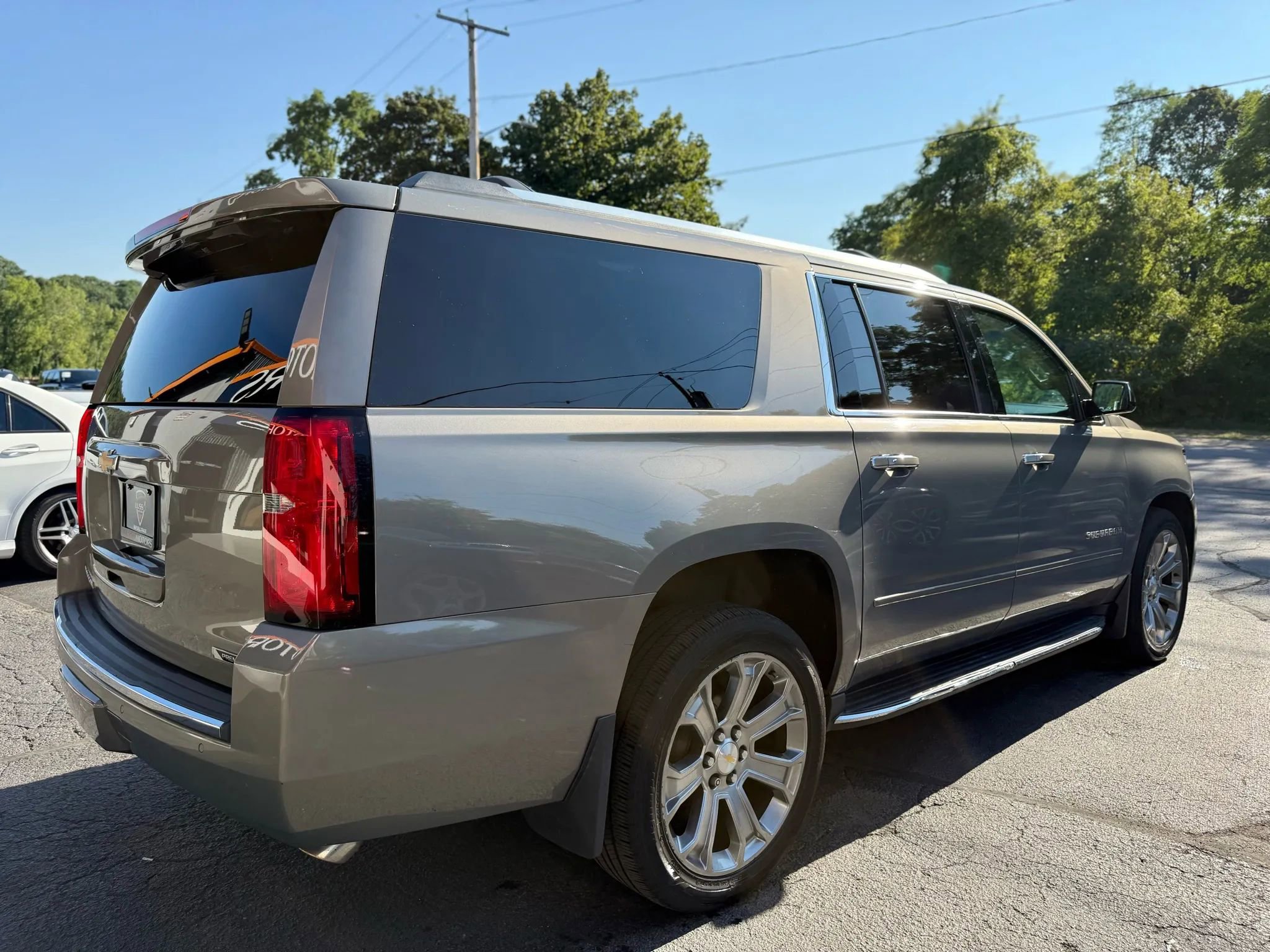 Used 2017 Chevrolet Suburban Premier image 7