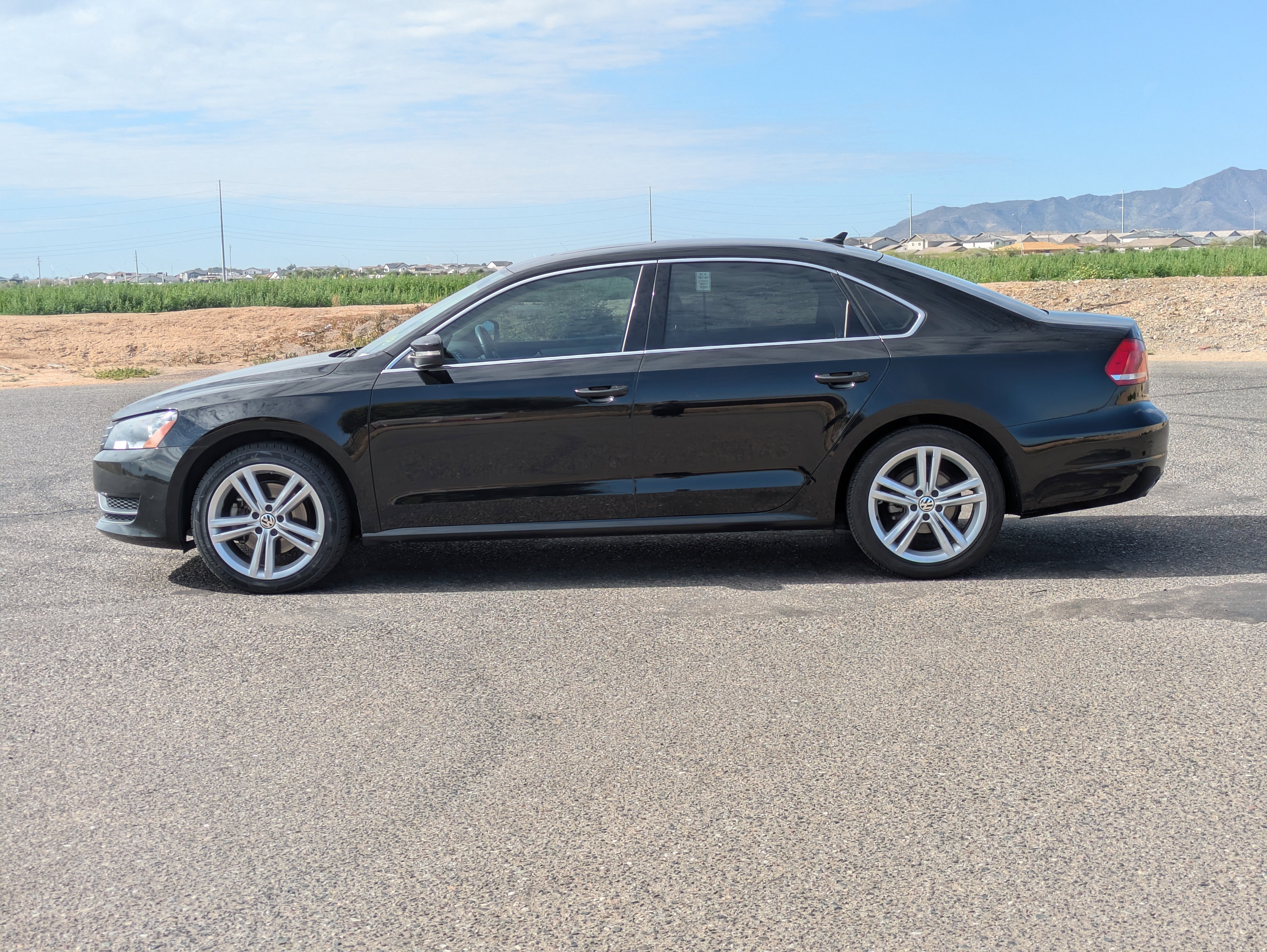 Used 2014 Volkswagen Passat TDI SE image 6