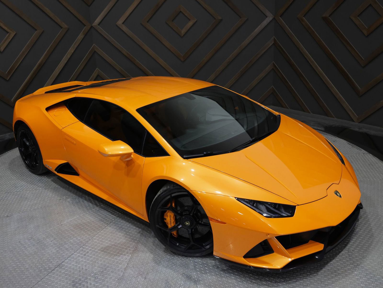 Used 2020 Lamborghini Huracan EVO image 15