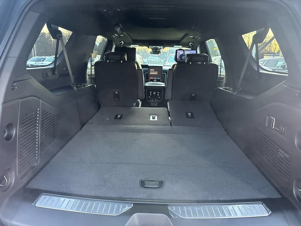 New 2026 GMC Yukon XL AT4 Ultimate AWD/4WD image 13