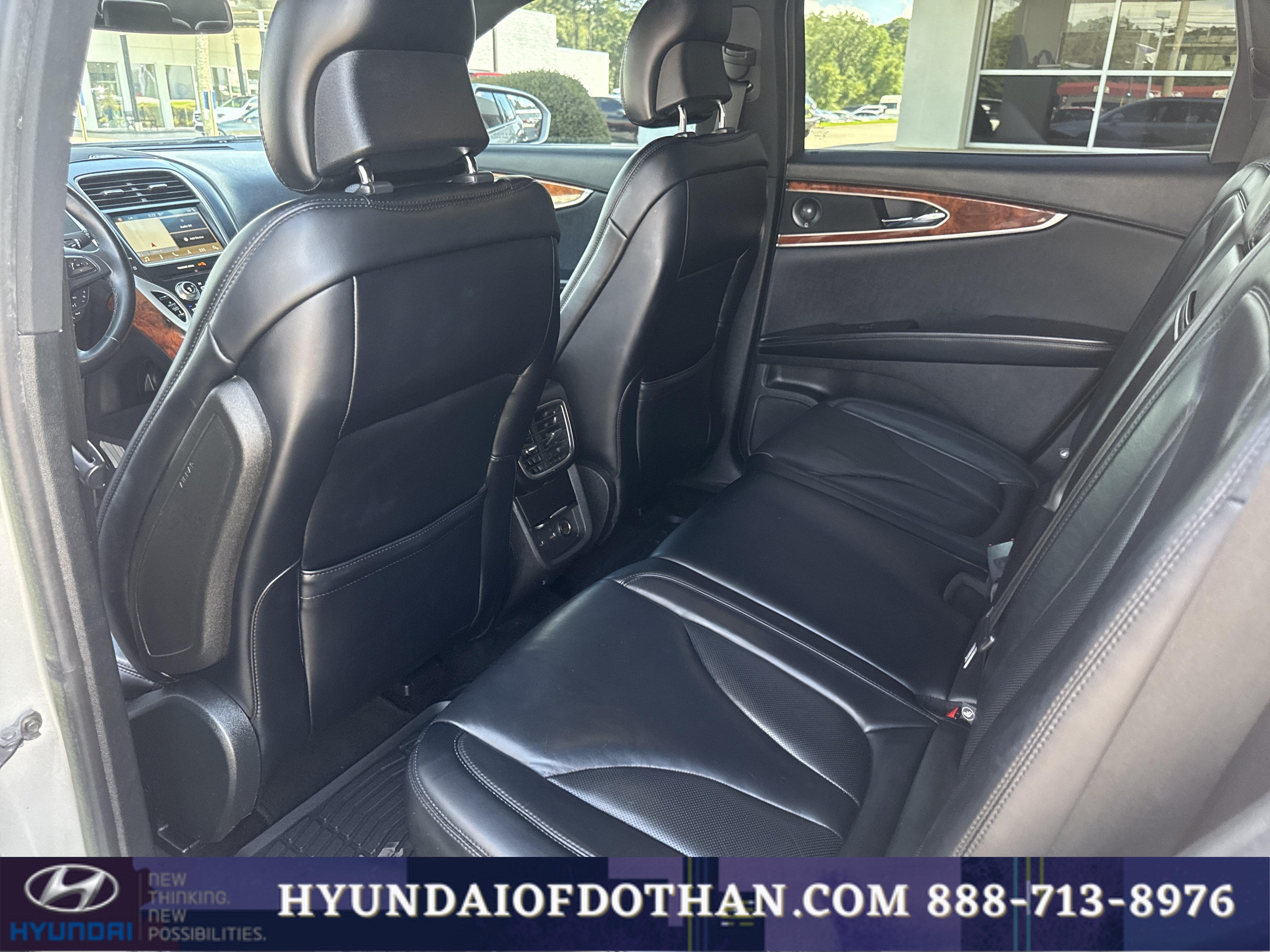 Used 2018 Lincoln MKX Select w/ Select Plus Package FWD image 12