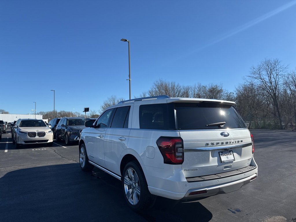Used 2022 Ford Expedition Platinum image 3