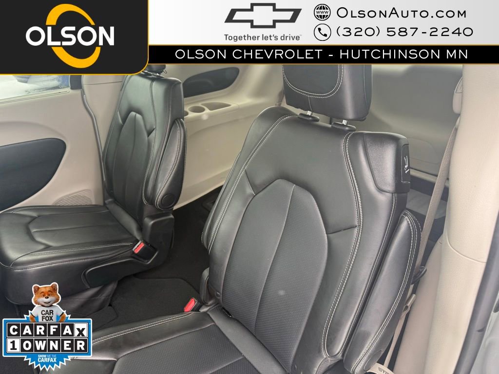 Used 2024 Chrysler Pacifica Touring-L image 13