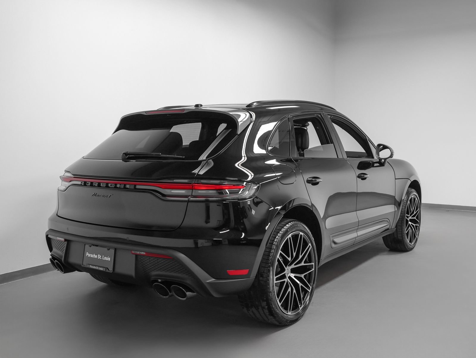 New 2026 Porsche Macan Turbo AWD/4WD image 12