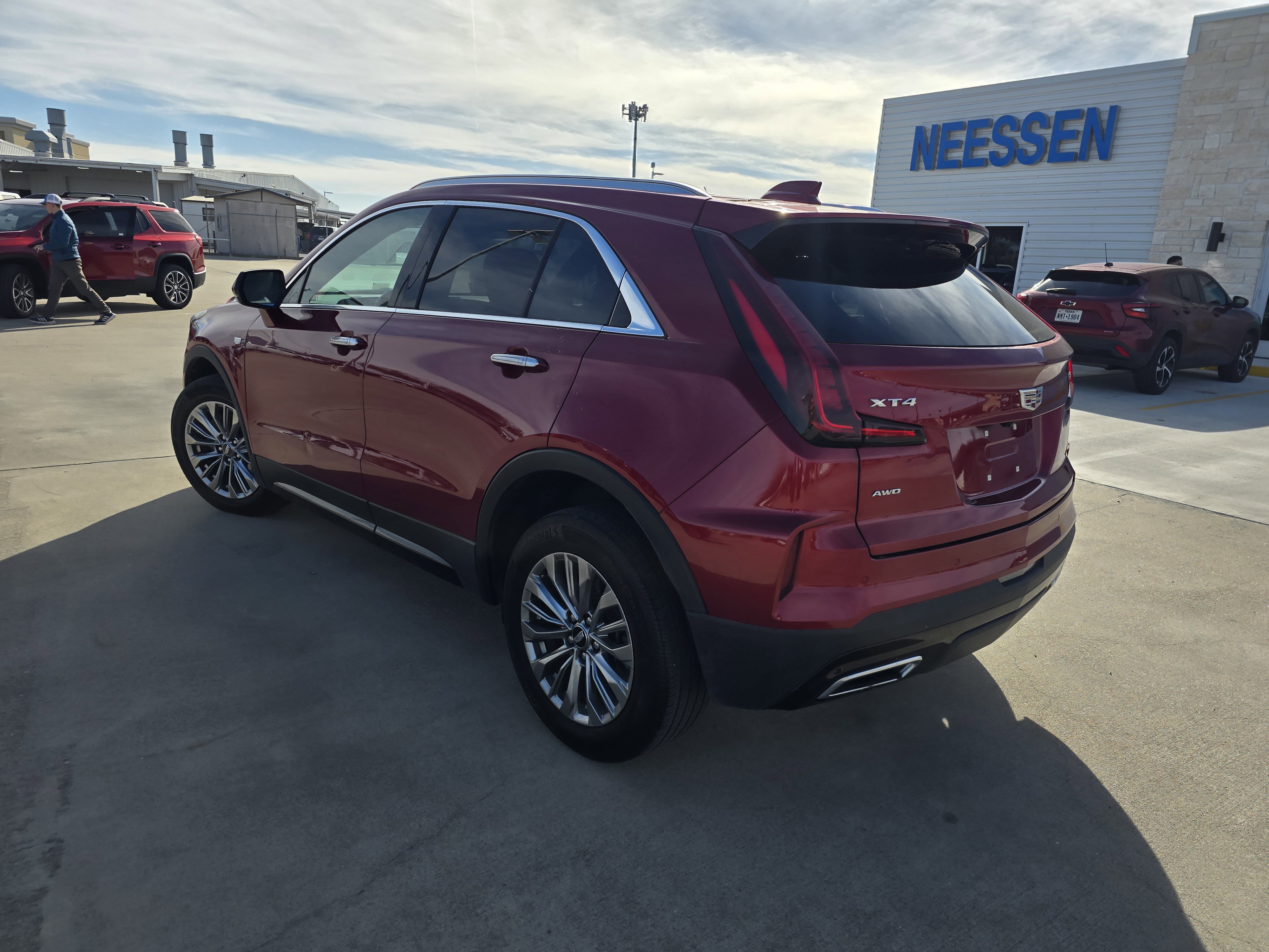Used 2024 Cadillac XT4 Premium Luxury image 5