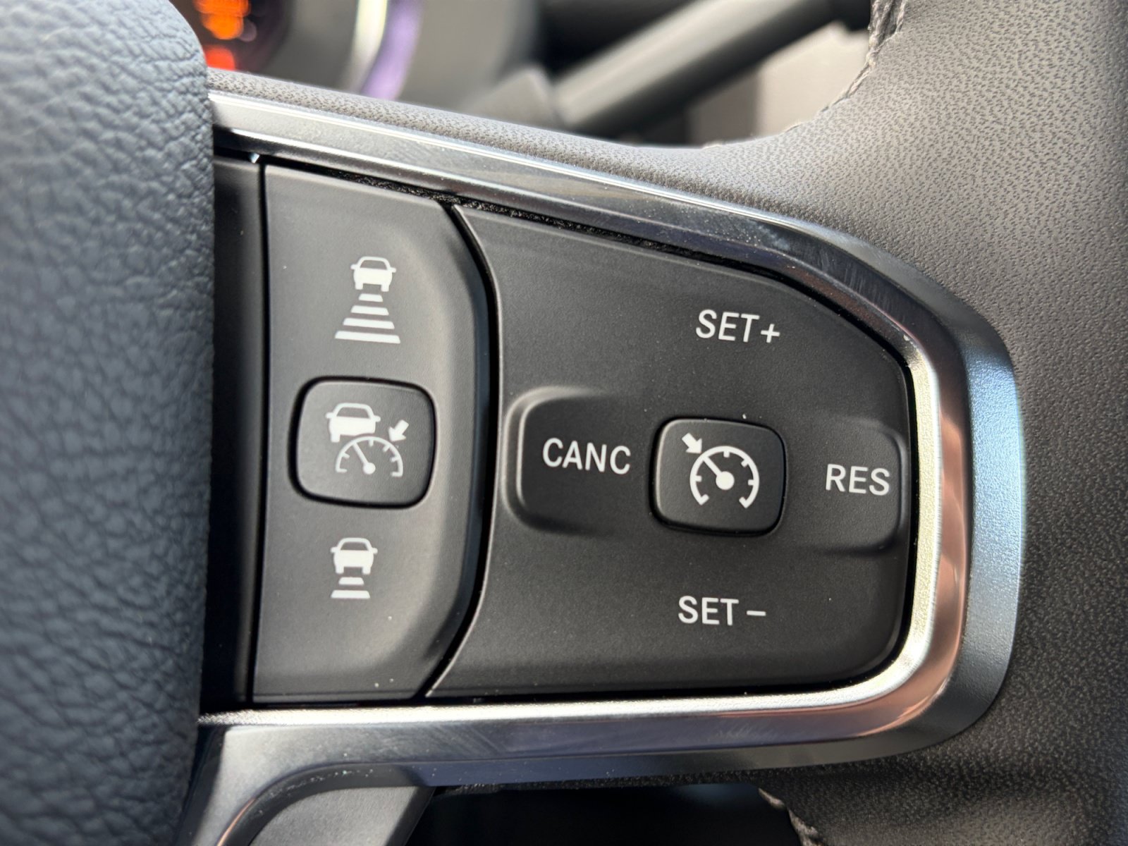 New 2026 RAM 3500 Laramie AWD/4WD image 18