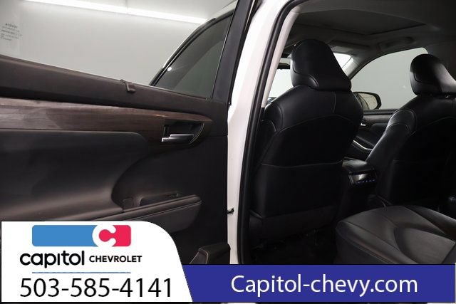 Used 2022 Toyota Highlander Limited AWD/4WD image 29