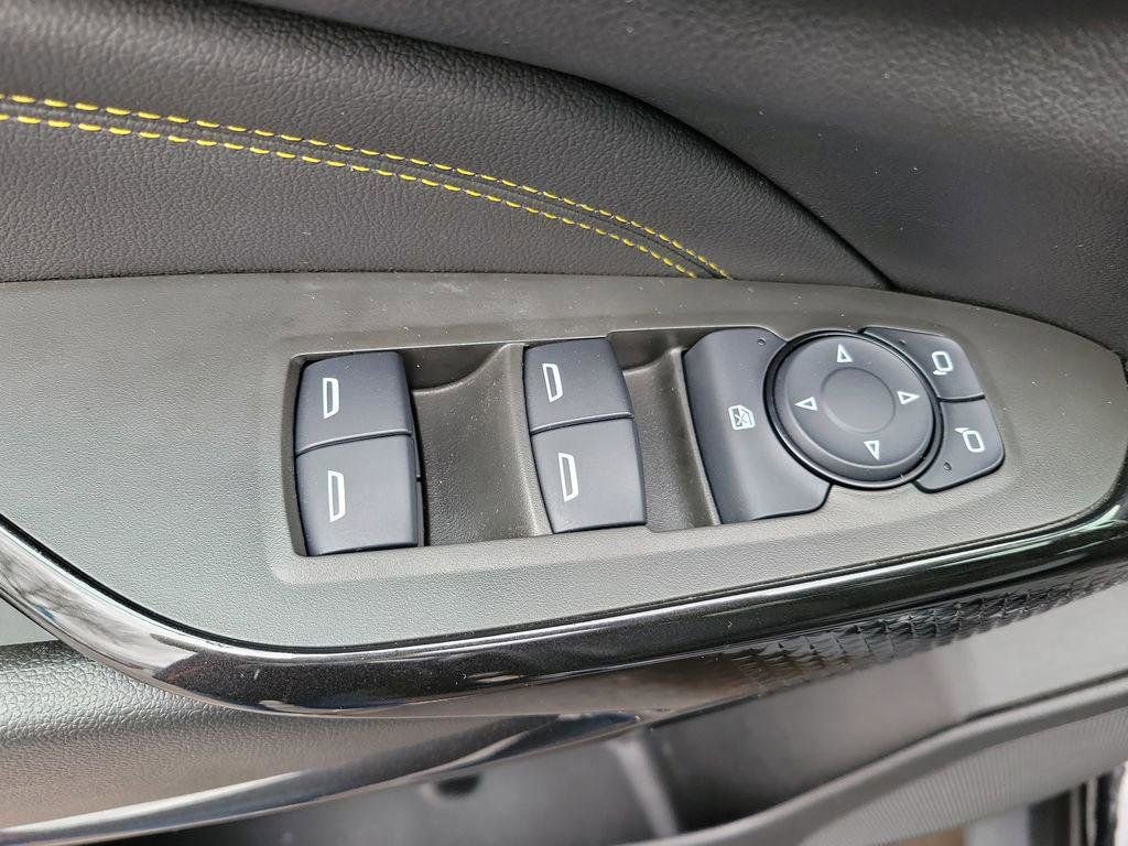 Certified 2024 Chevrolet Trax LT w/ Driver Confidence Package image 9