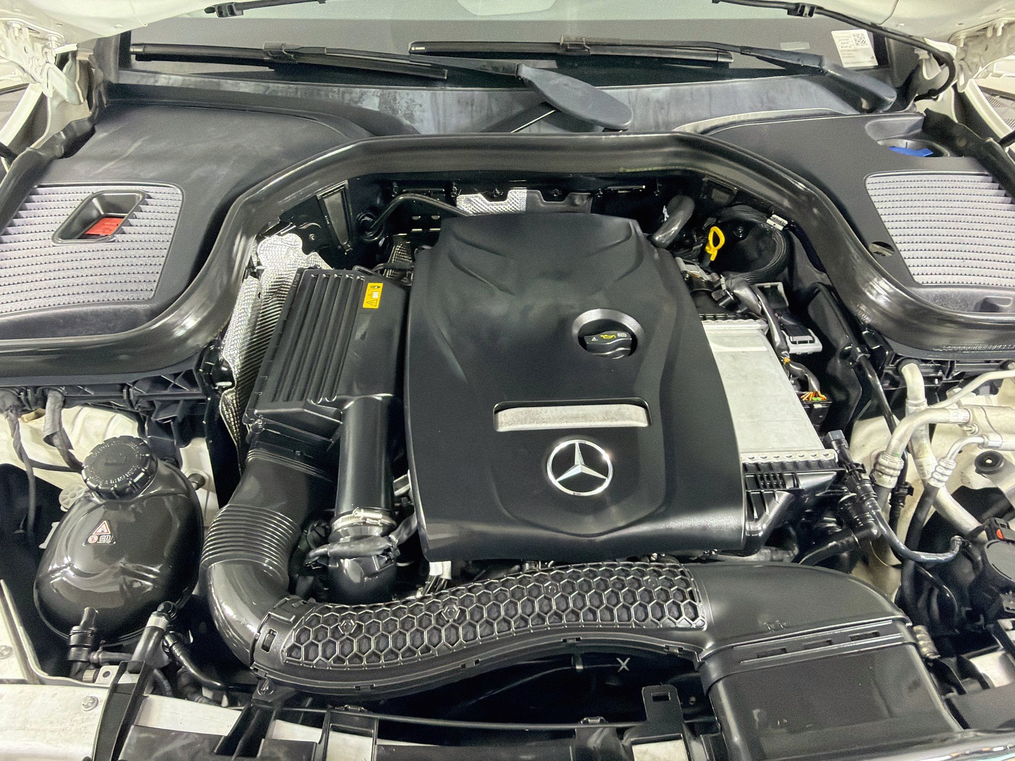 Used 2019 Mercedes-Benz GLC 300 4MATIC image 34