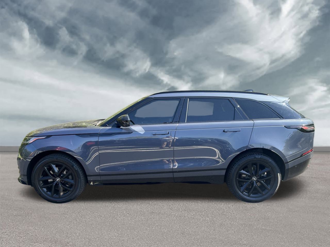 Certified 2024 Land Rover Range Rover Velar Dynamic SE image 2