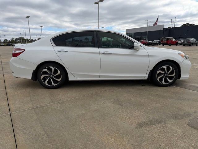 Used 2017 Honda Accord EX image 5