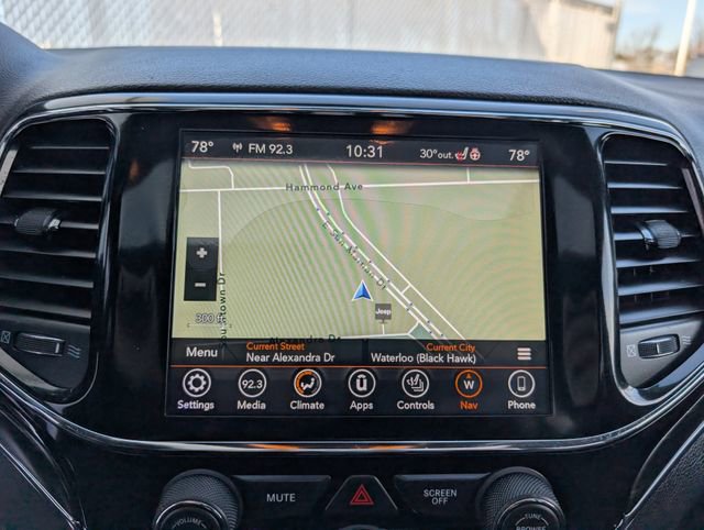 Used 2019 Jeep Grand Cherokee Limited image 5