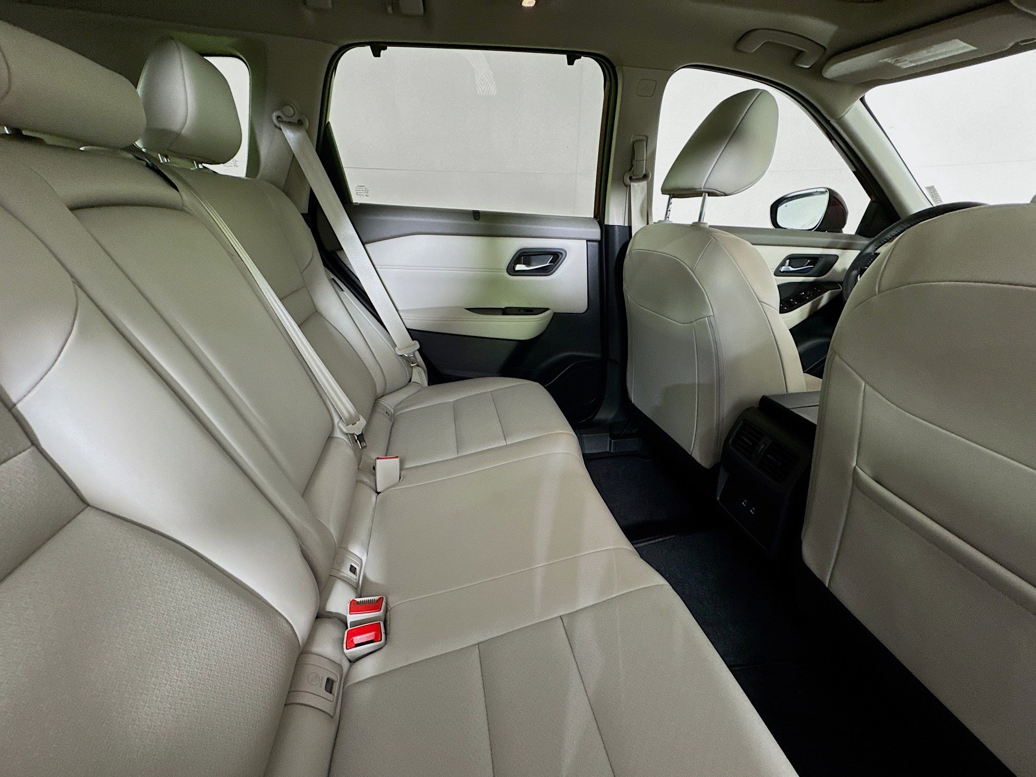 Used 2025 Nissan Rogue SV w/ SV Premium Package FWD image 45