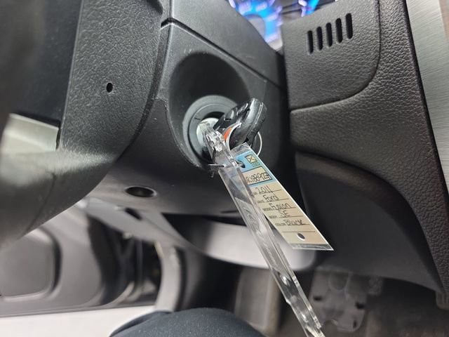 Used 2011 Ford Fusion SE image 24