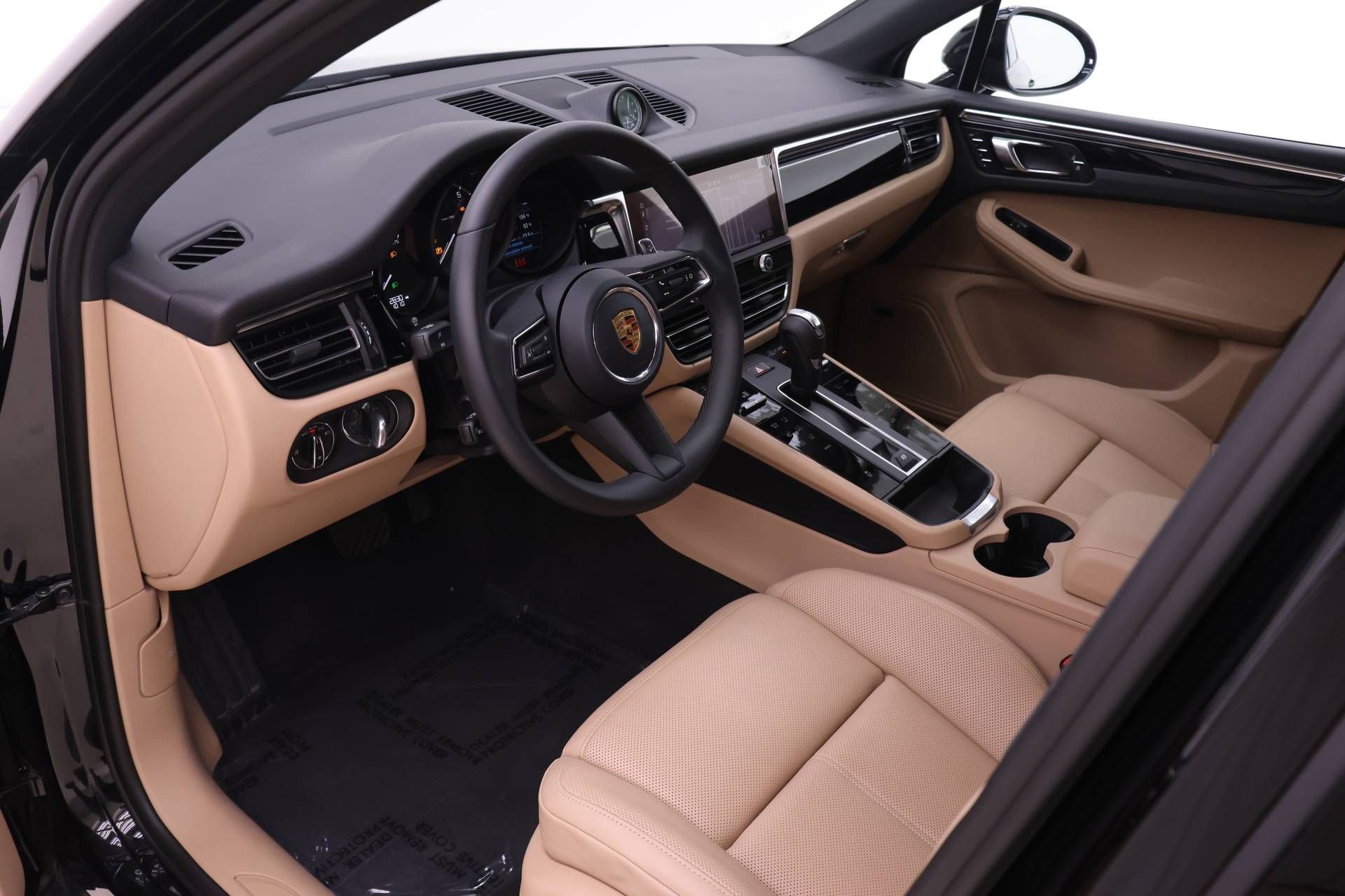 Used 2026 Porsche Macan AWD/4WD image 4