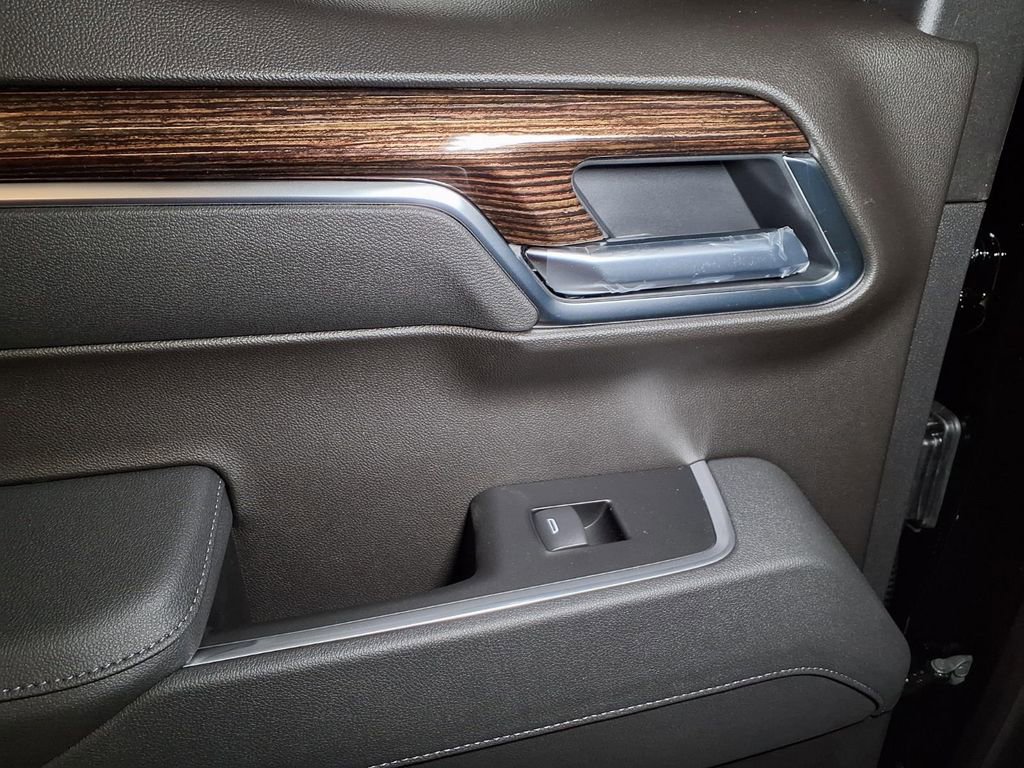 New 2026 GMC Sierra 1500 Elevation image 11