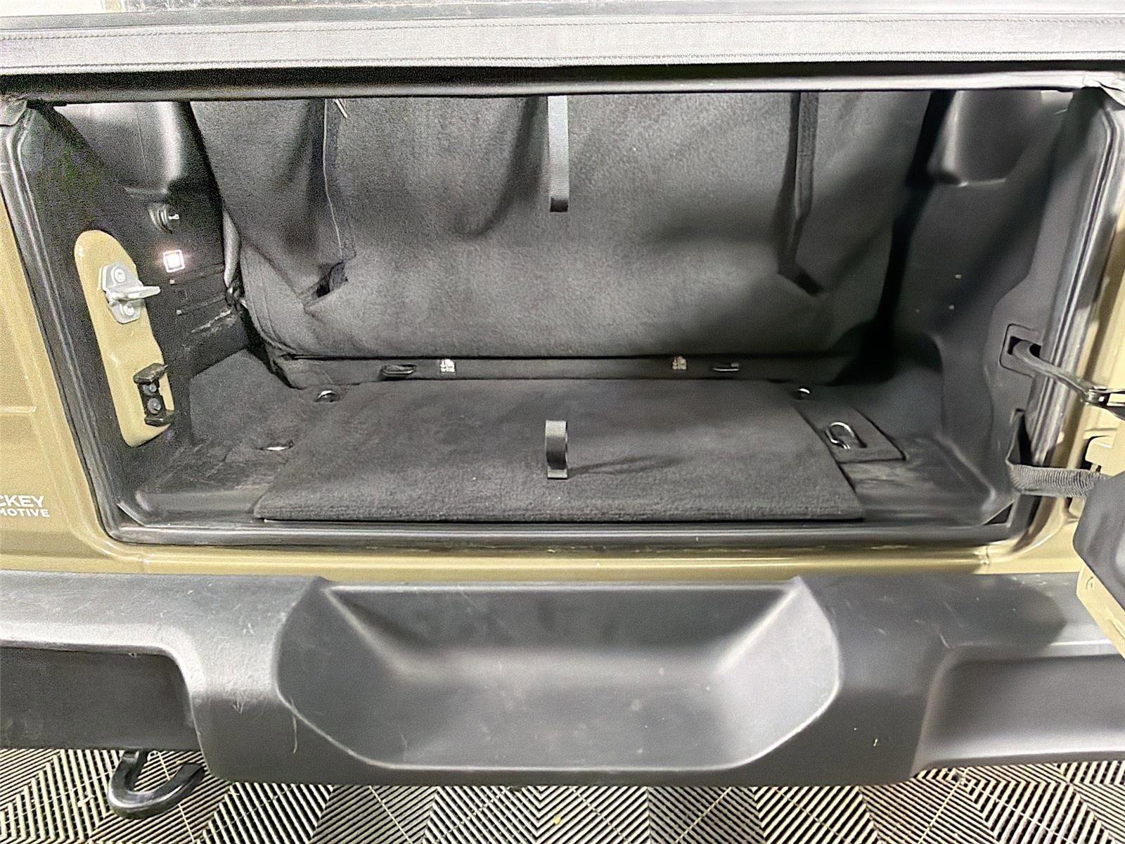 Used 2025 Jeep Wrangler Sport AWD/4WD image 23