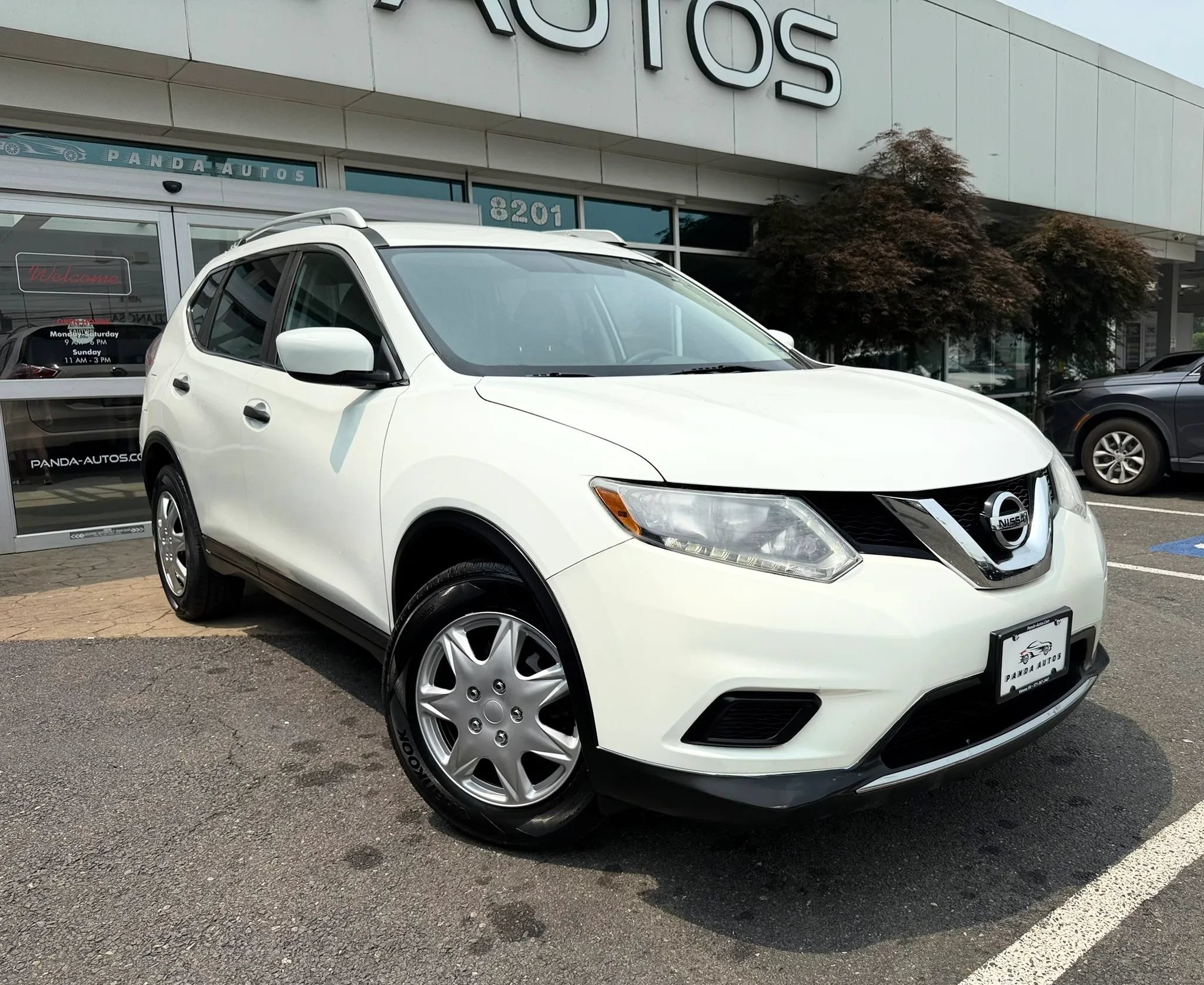 Used 2016 Nissan Rogue S FWD image 1