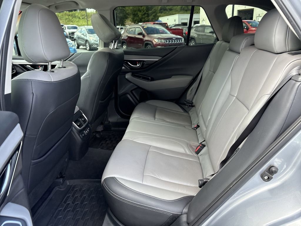 Used 2022 Subaru Outback Limited image 28