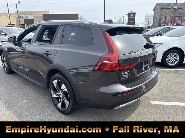 Used 2025 Volvo V60 B5 Cross Country Plus AWD/4WD image 10