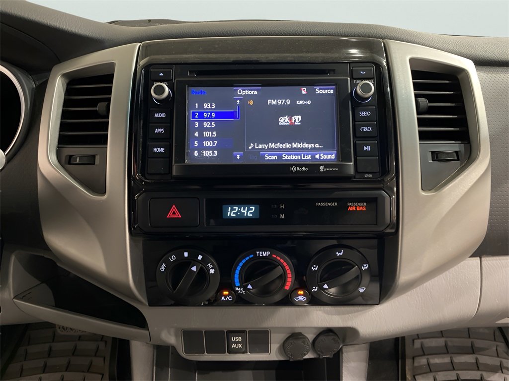 Used 2014 Toyota Tacoma PreRunner w/ SR5 Package image 16