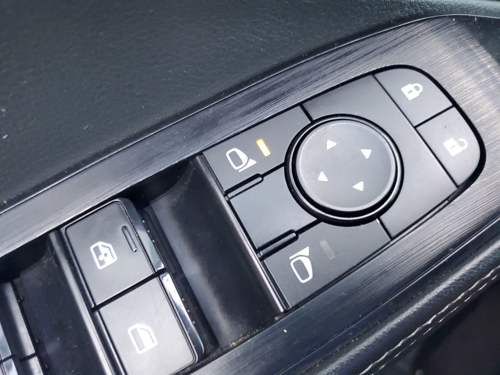 Used 2023 Nissan Rogue SV AWD/4WD image 25
