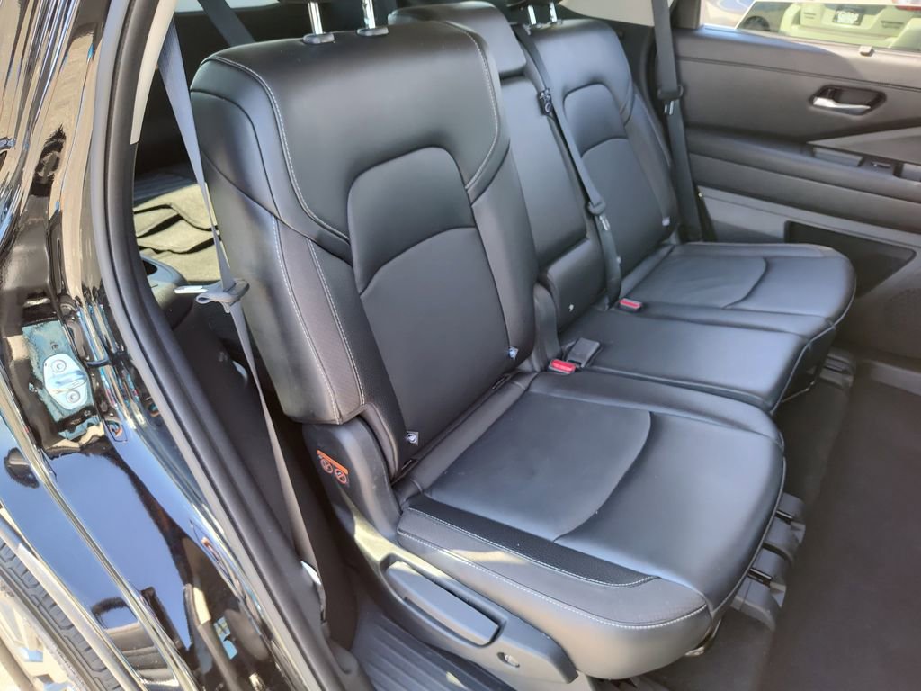 Used 2024 Nissan Pathfinder SL image 27