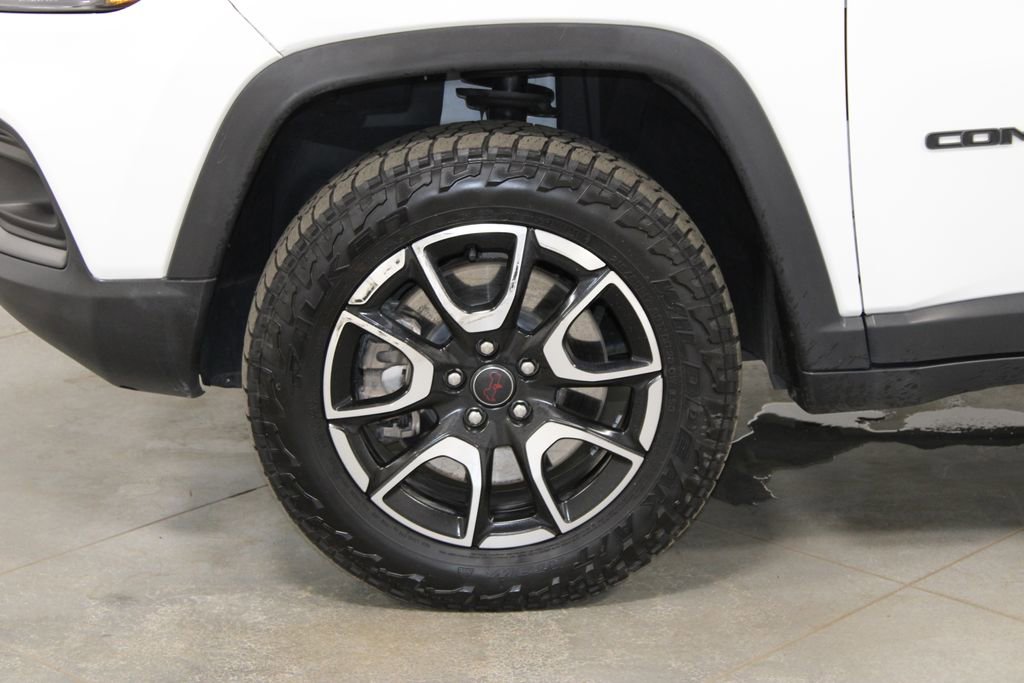 Used 2025 Jeep Compass Trailhawk image 17