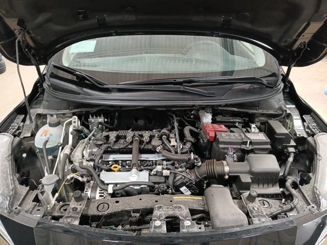 New 2025 Nissan Versa SR w/ Trunk Package image 31