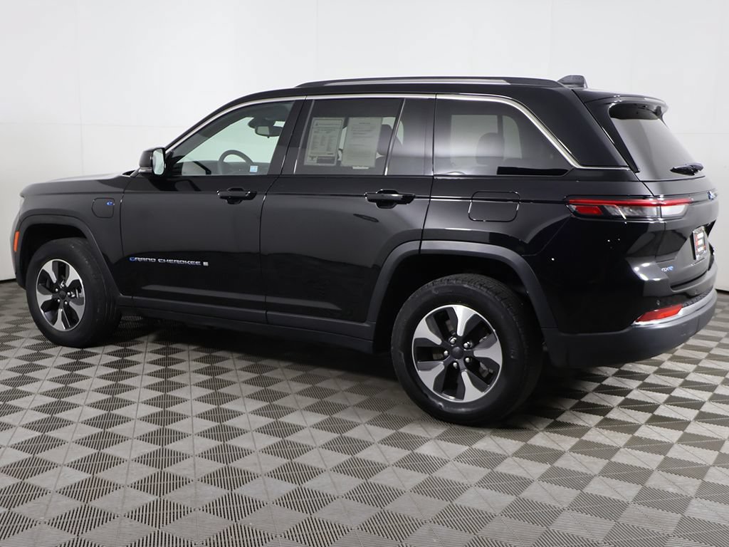 Used 2024 Jeep Grand Cherokee Limited 4xe AWD/4WD image 16