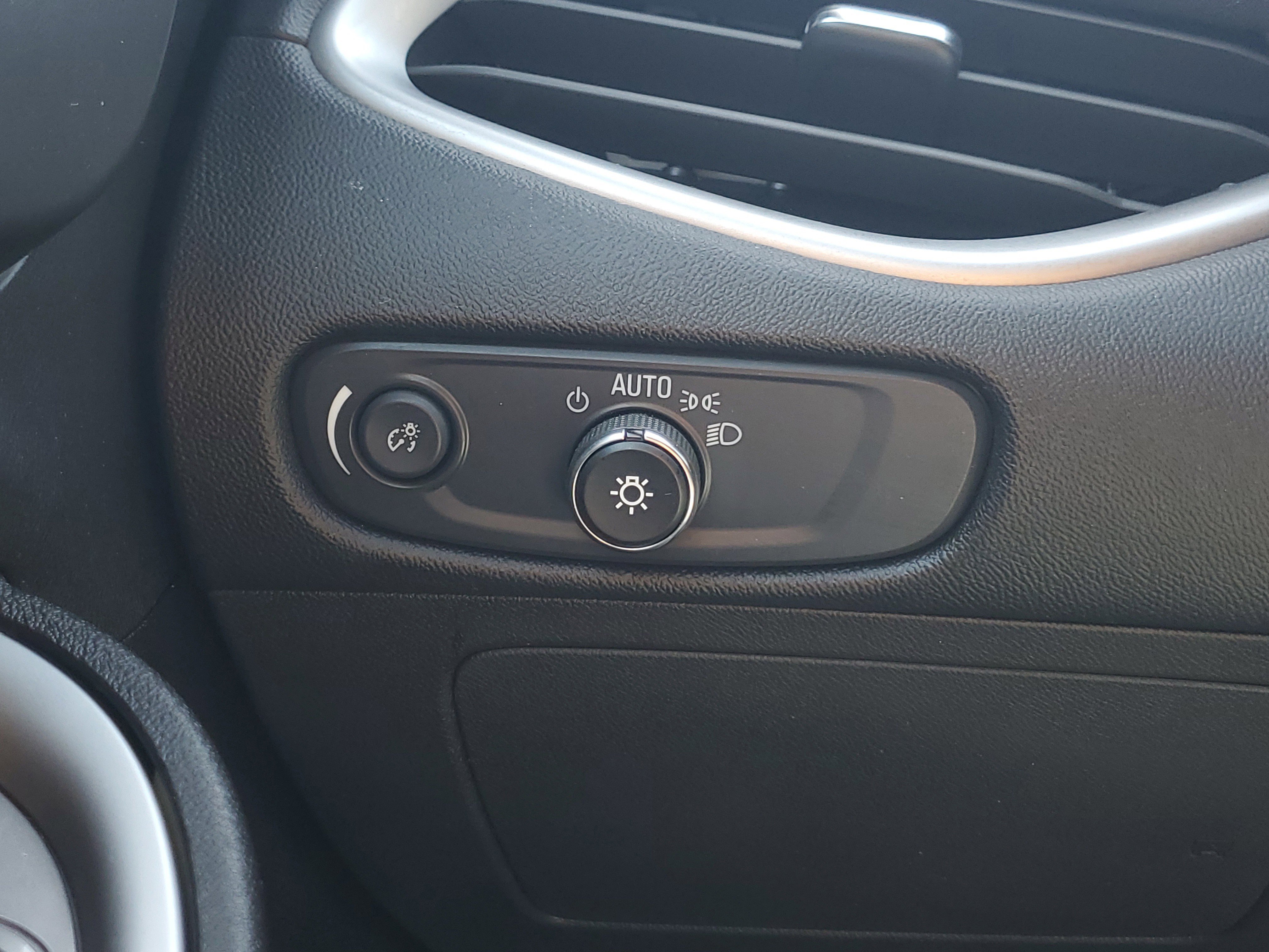 Used 2024 Chevrolet Malibu LT image 27