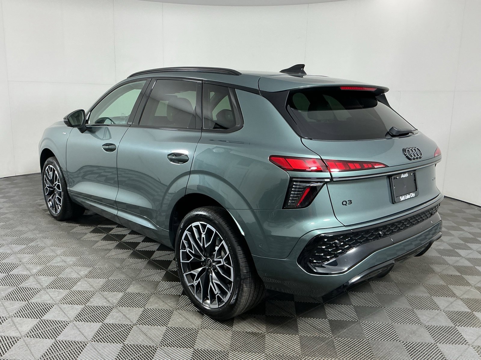 New 2026 Audi Q3 quattro 2.0T AWD/4WD image 6